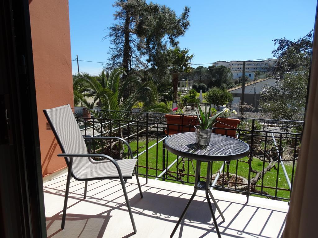 Dassia Beach Pension Habitación foto