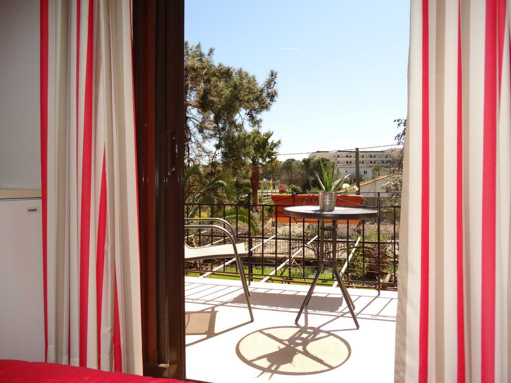 Dassia Beach Pension Habitación foto